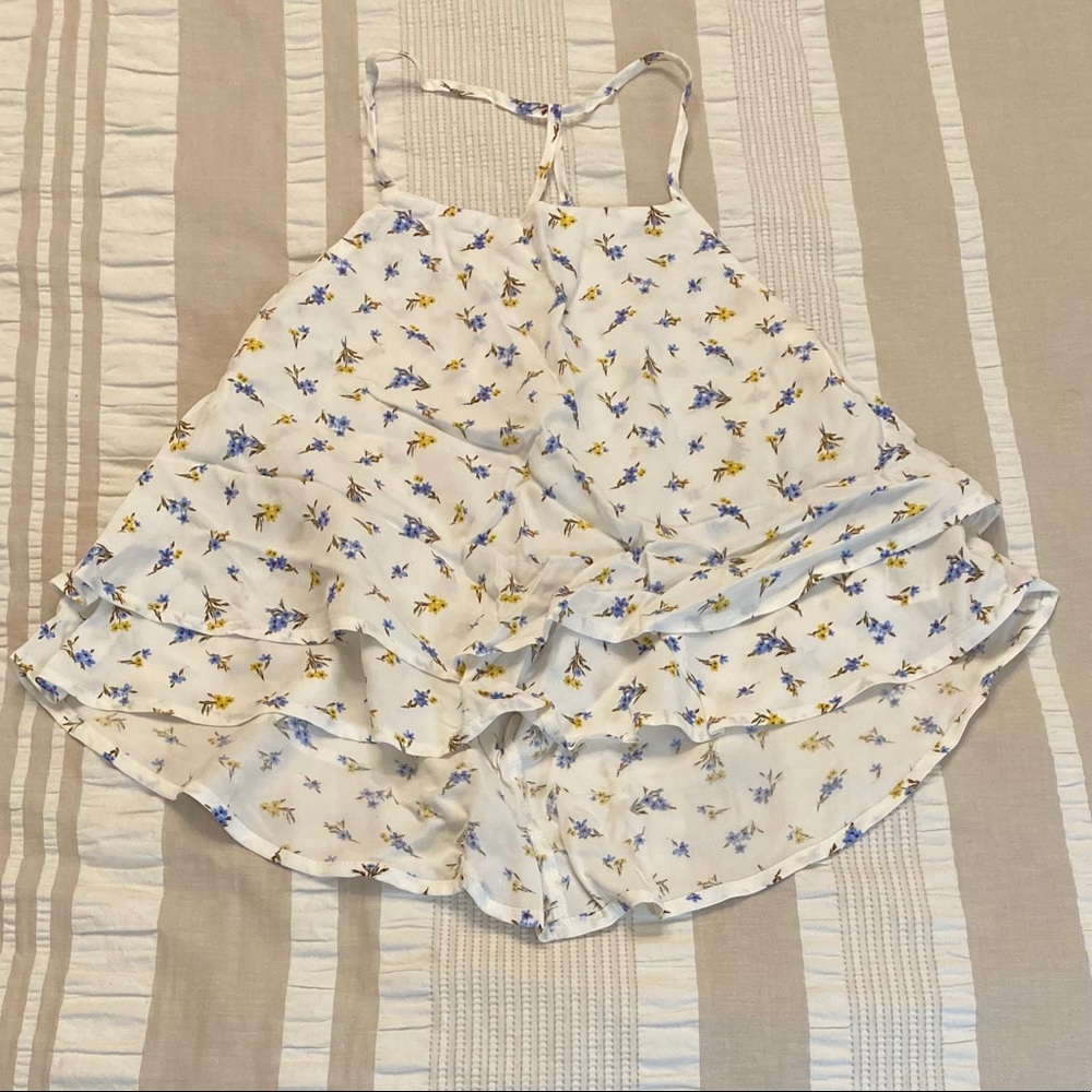 Forever 21 White Flowery Cropped Tank Top